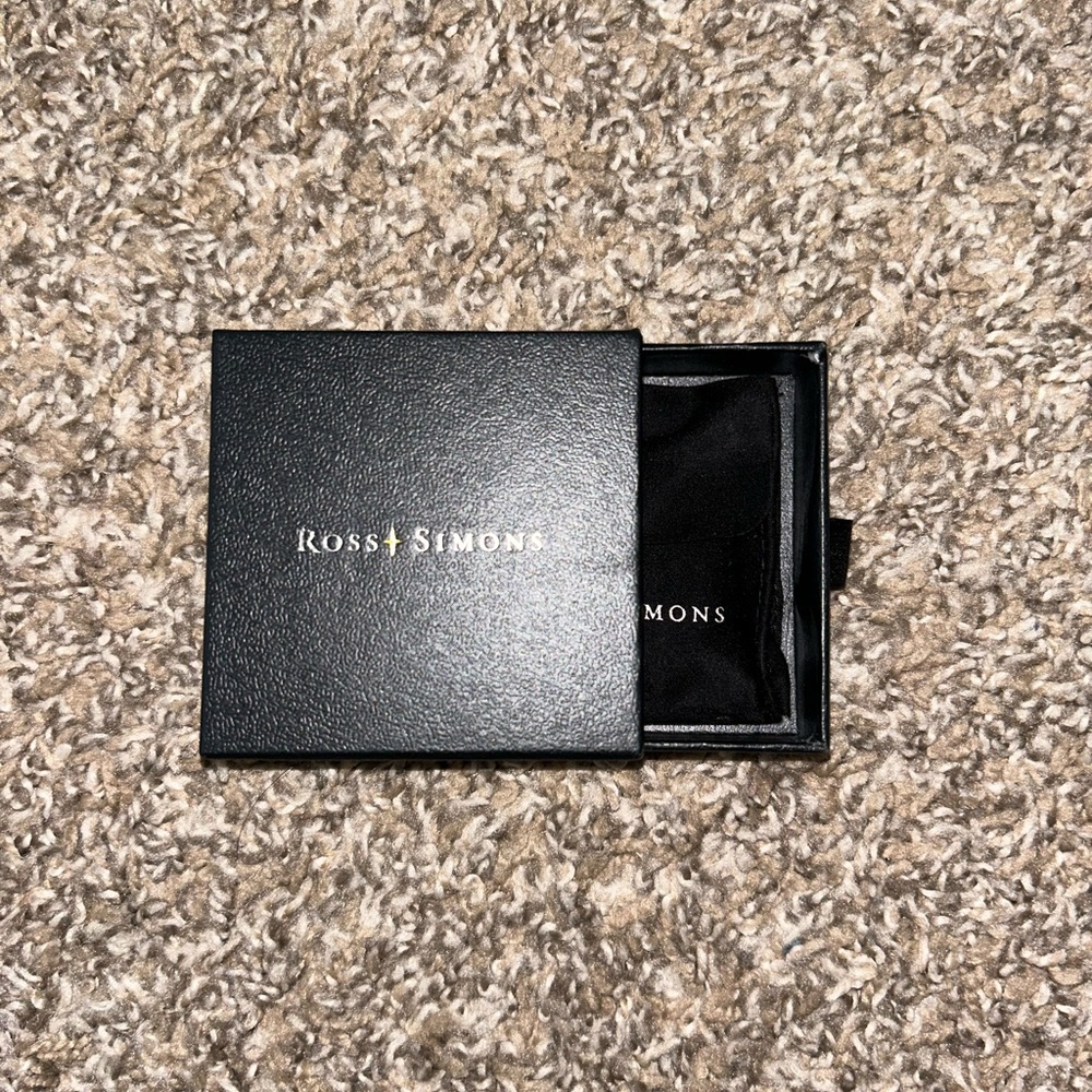 Ross Simons Case and Pouch - Picture 2 of 4